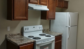 501 Henderson Ave, Palacios, TX 77465