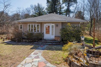 96 Pond St, Salem, NH 03079
