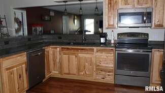 221 S Stephens St, Preston, IA 52069