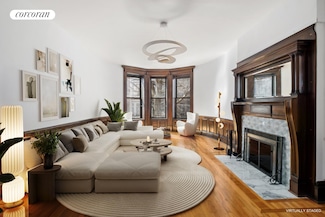 333 W 87th St Unit TWNH, New York, NY 10024