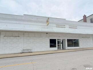10 W Locust St, Harrisburg, IL 62946