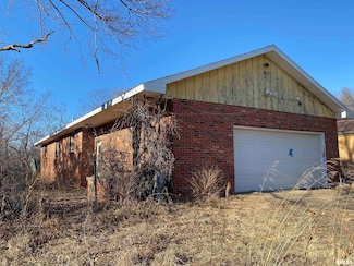 512 N Kennedy St, Bath, IL 62617