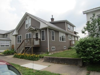 711 S 1st St, Guttenberg, IA 52052