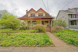 24 Ray St, Schenectady, NY 12309