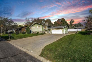 1408 Robinwood Ln, Faribault, MN 55021