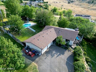 924 N Scenic Rd, Yakima, WA 98908