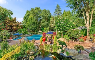 5 Glen Hill Ct, Dix Hills, NY 11746