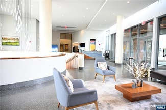 320 Adolphus Ave Unit 422, Cliffside Park, NJ 07010