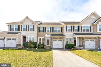 28 Hawkswell Cir, Oreland, PA 19075