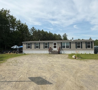 1390 Hinckley Rd, Clinton, ME 04927