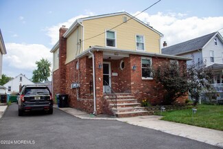 263 Church St, Belford, NJ 07718