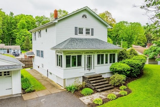4 Bank St, Bennington, VT 05201