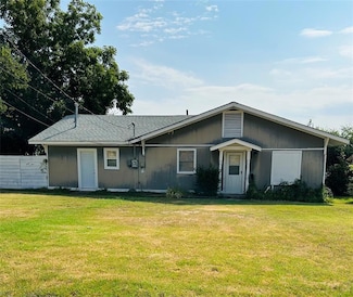 202 W Oak Ave, Seminole, OK 74868