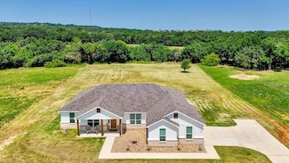 1065 Gonzollas Rd, Springtown, TX 76082