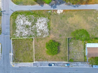 402 SW 6th St, Homestead, FL 33030