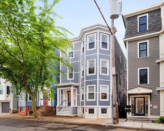69 Falcon St Unit 2, Boston, MA 02128