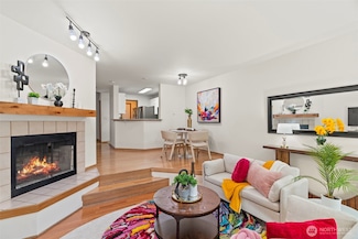 4356 W Lake Sammamish Pkwy SE Unit A144, Issaquah, WA 98027