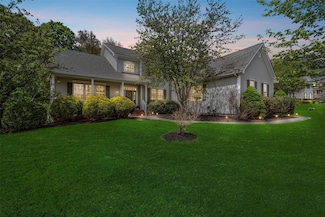 197 Country Club Rd, Hopewell Junction, NY 12533