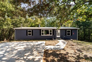 3188 Sycamore Ln, Saint Clair, MO 63077
