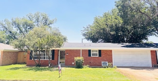 4913 17th Place, Lubbock, TX 79416