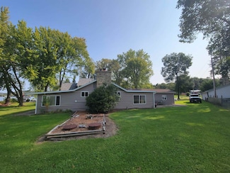 W10938 Willow Ave, Poynette, WI 53955