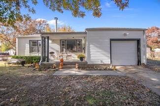 2311 S Ridgewood Dr, Wichita, KS 67218