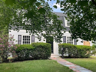 27 Fairway Dr, West Newton, MA 02465