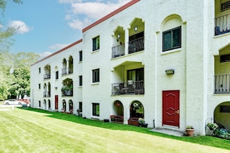 500 Fellsview Terrace Unit 502, Stoneham, MA 02180