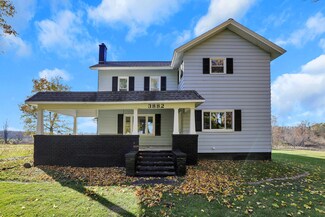 3882 Gale Rd, Eaton Rapids, MI 48827