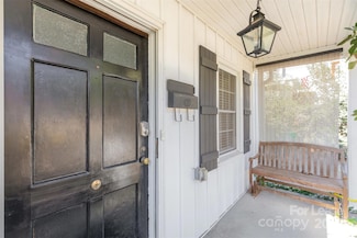 542 Iverson Way, Charlotte, NC 28203