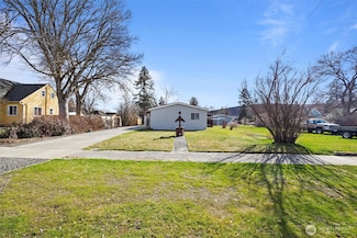 219 W 5th St, Waitsburg, WA 99361