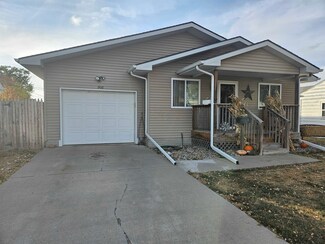 906 S 9th St, Norfolk, NE 68701