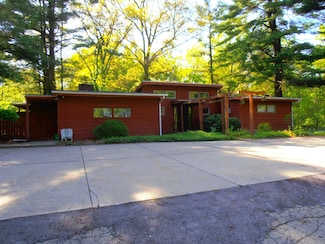 21360 Ireland Rd, South Bend, IN 46614