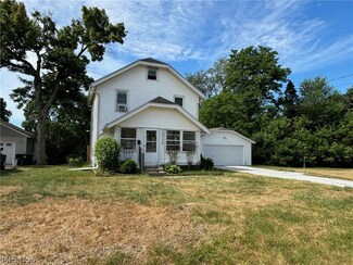 2775 Nesmith Lake Blvd, Akron, OH 44314
