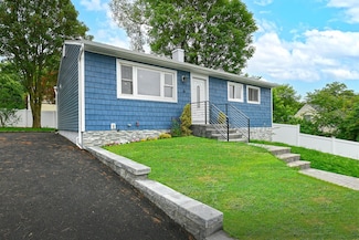 6 Ralph Young Ave, Glen Cove, NY 11542