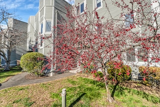 1412 Whitney Ave Unit F3, Hamden, CT 06517