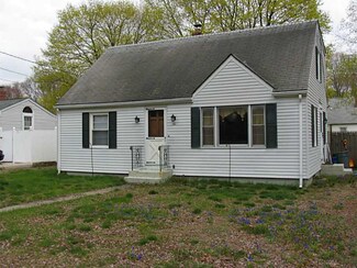 10 Midway Dr, West Warwick, RI 02893
