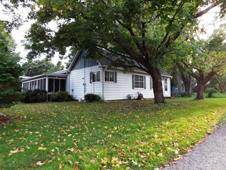 162 Grant St, Seneca, IL 61360