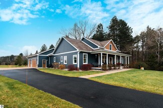 5552 Marquette Dr, Traverse City, MI 49685