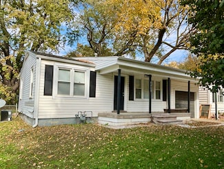 1513 E McGee St, Springfield, MO 65804