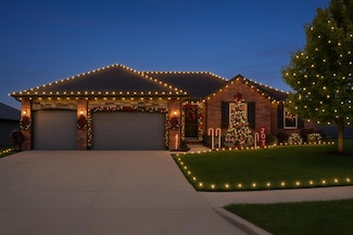 1918 N Brookhollow Dr, Nixa, MO 65714