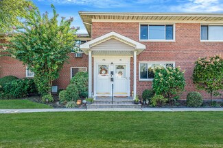 600 Fulton St Unit V2, Farmingdale, NY 11735