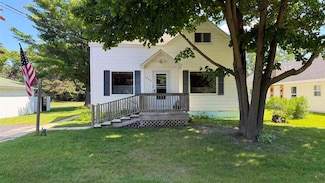 900 May St, Charlevoix, MI 49720