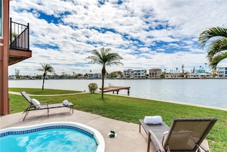 16134 4th St E, Redington Beach, FL 33708