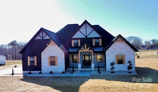 1008 Harrogate Dr, Bessemer City, NC 28016