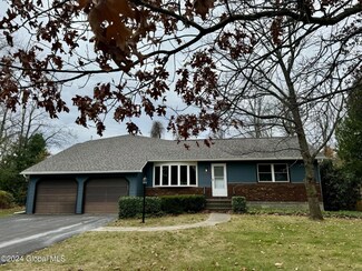 107 Stafford Ln, Schenectady, NY 12309