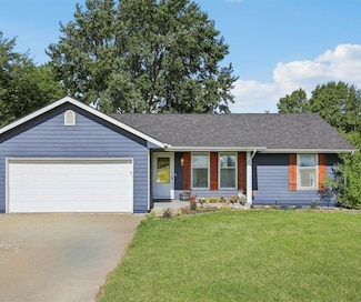 1022 N Davis Rd, Ottawa, KS 66067