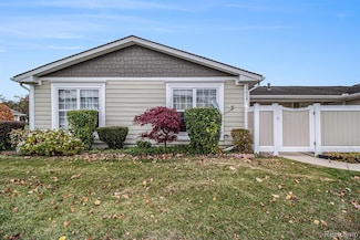 39824 Village Wood Cir Unit 212, Novi, MI 48375