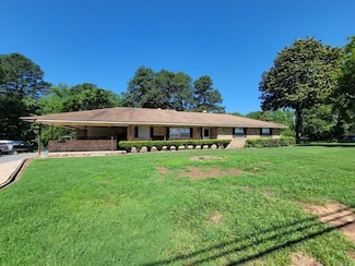 729 N 9th St, de Queen, AR 71832
