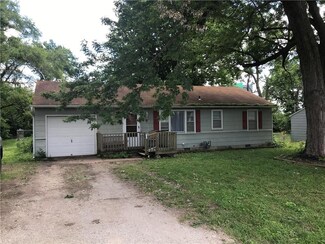 11709 Lawndale Ave, Kansas City, MO 64137